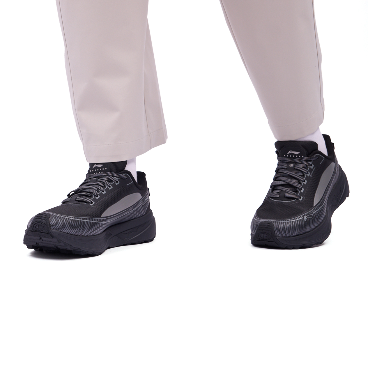 AHTV041-3 Кроссовки Outdoor AXJ Stride черный